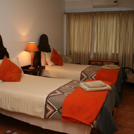Babbling Brook B&B Closes At Half Past Eight Empangeni Luaran gambar