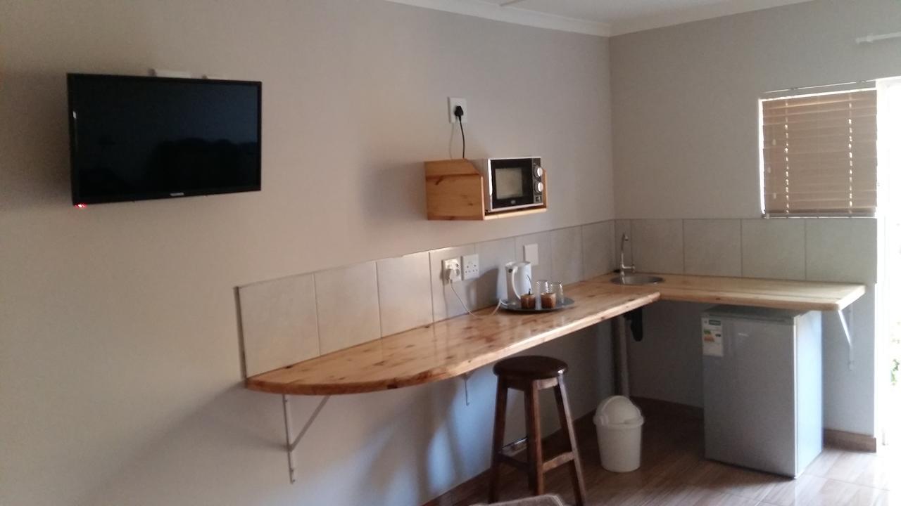 Babbling Brook B&B Closes At Half Past Eight Empangeni Luaran gambar