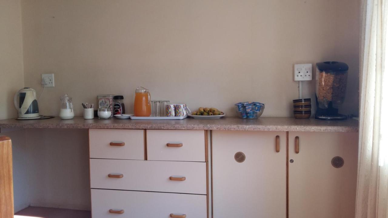 Babbling Brook B&B Closes At Half Past Eight Empangeni Luaran gambar