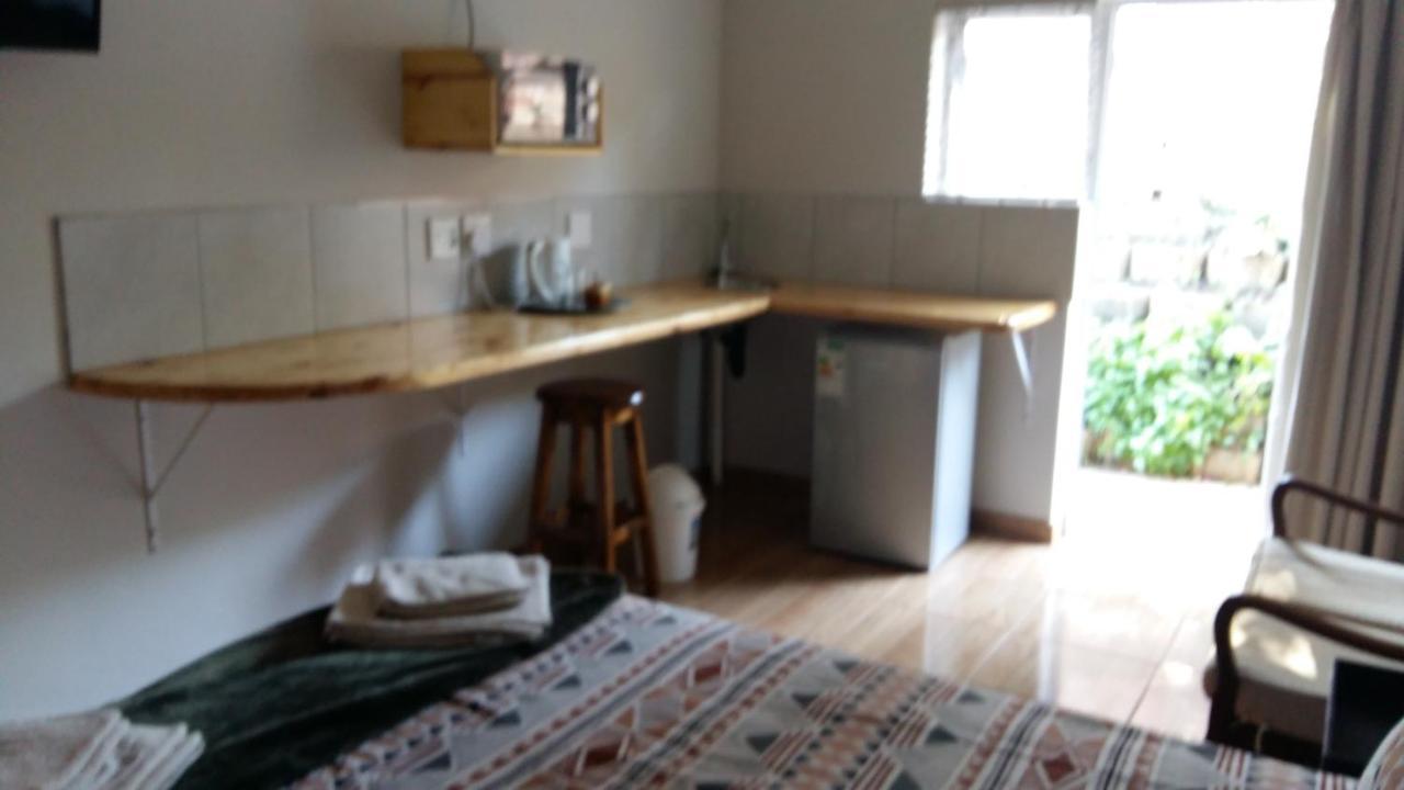 Babbling Brook B&B Closes At Half Past Eight Empangeni Luaran gambar